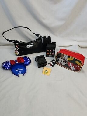 Disney  Mickey Mouse Seven Piece Bundle Set